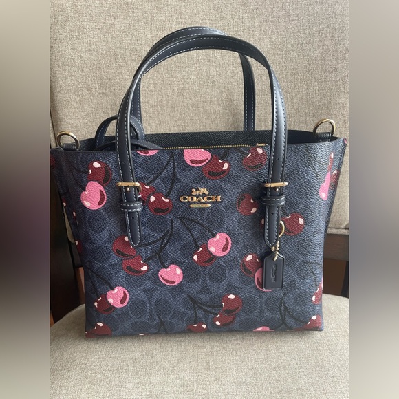 NWT！COACH MOLLIE TOTE BAG 25 IN SIGNATURE CANVAS WITH CHERRY PRINT (COACH CZ772)